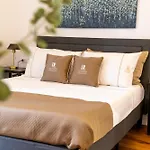 La Duca Suites & Apartments
